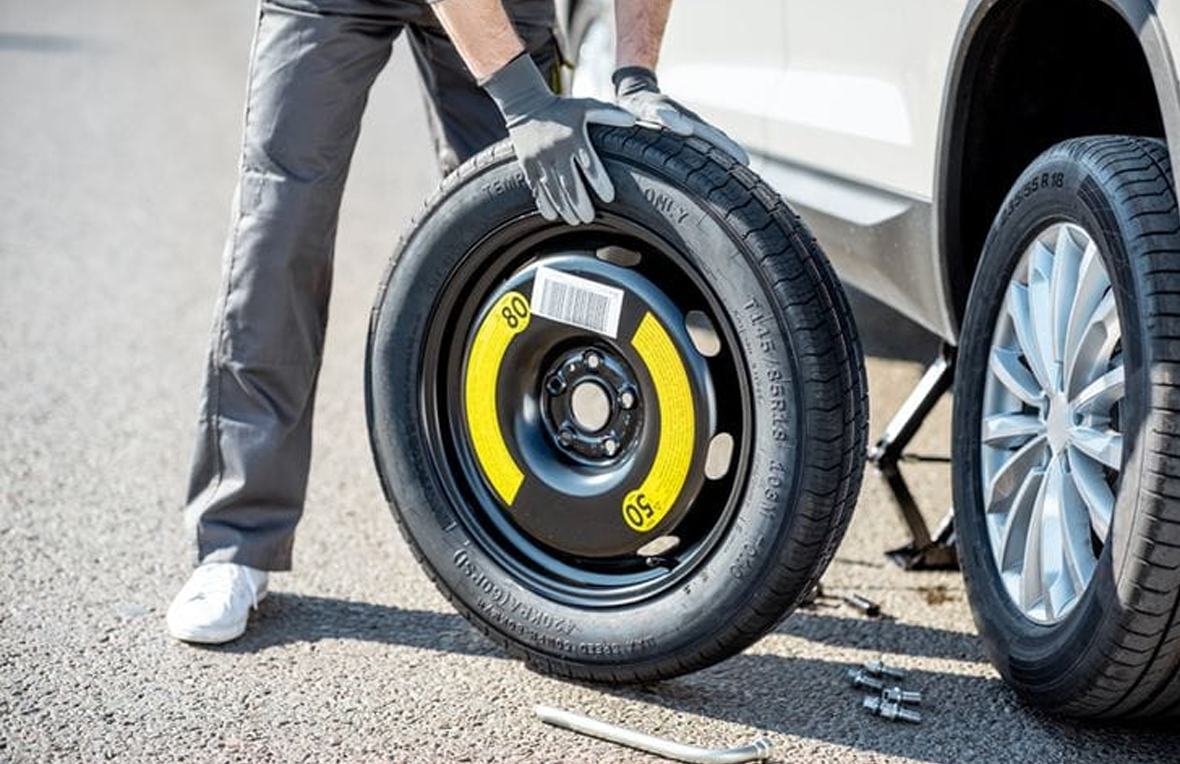 Spare Tyre change